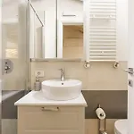 Minerva Luxe